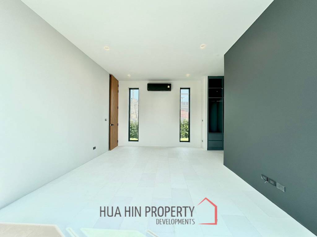 Phu Montra K-Haad : Luxury, Modern and Stylish 5 Bedroom Villa