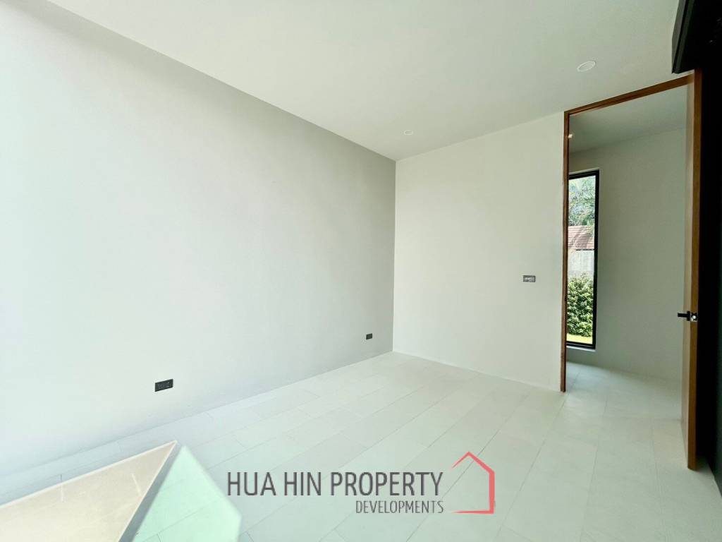 Phu Montra K-Haad : Luxury, Modern and Stylish 5 Bedroom Villa