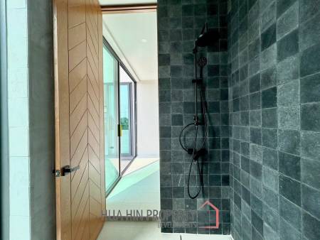 Phu Montra K-Haad : Luxury, Modern and Stylish 5 Bedroom Villa