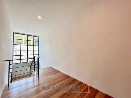 Phu Montra K-Haad : Luxury, Modern and Stylish 5 Bedroom Villa