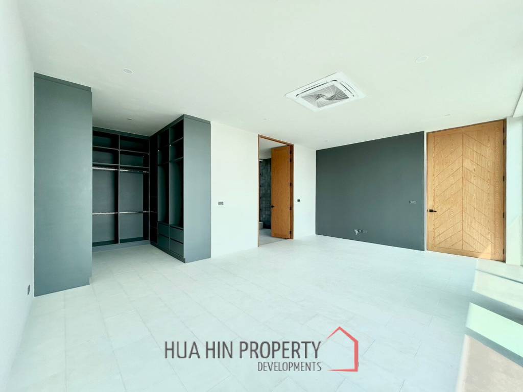 Phu Montra K-Haad : Luxury, Modern and Stylish 5 Bedroom Villa