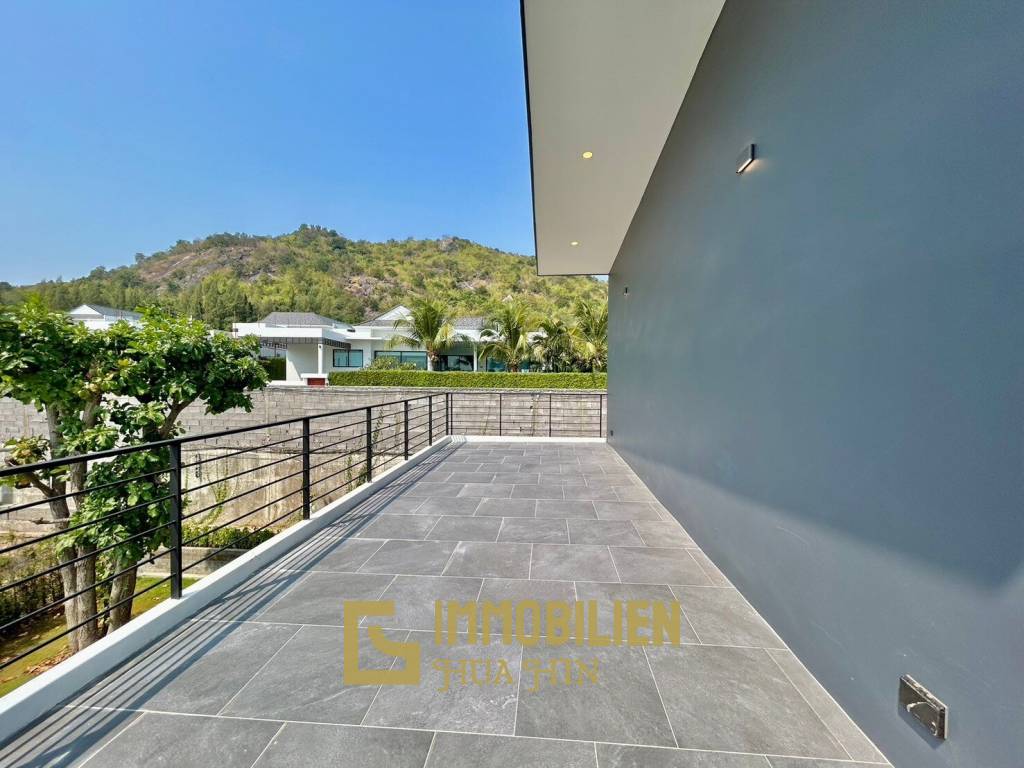 Phu Montra K-Haad : Luxury, Modern and Stylish 5 Bedroom Villa