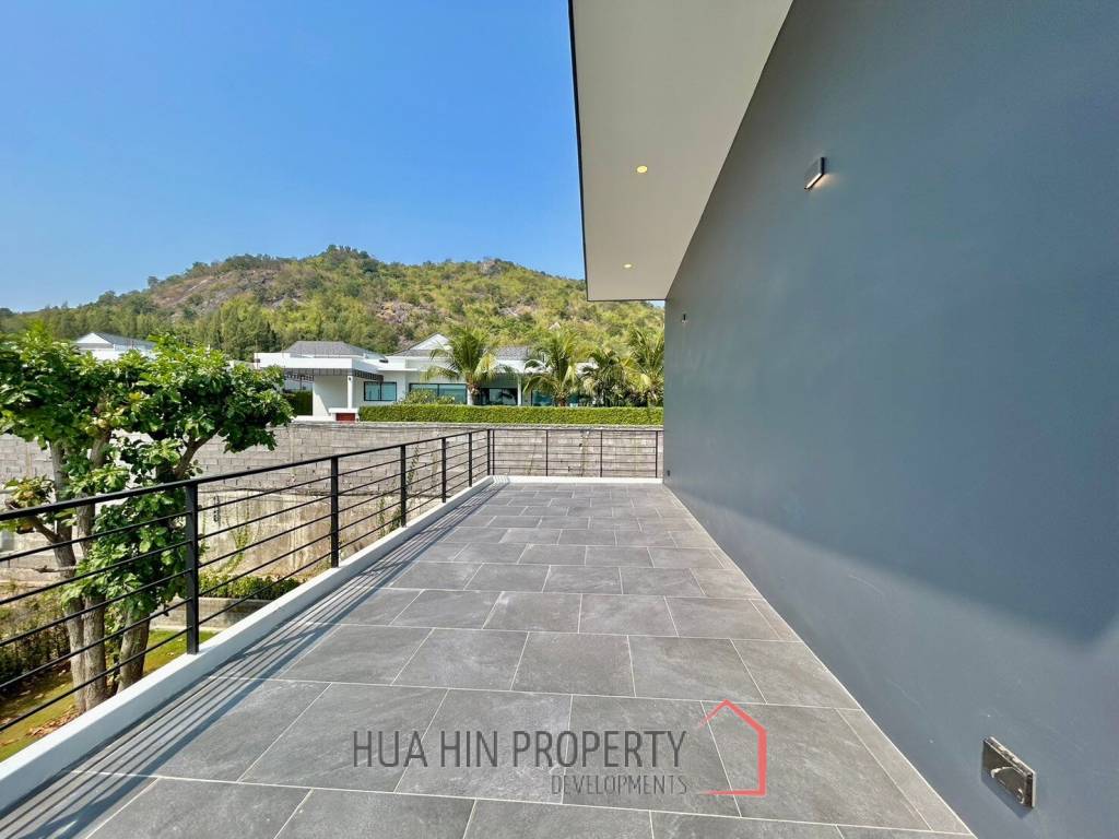 Phu Montra K-Haad : Luxury, Modern and Stylish 5 Bedroom Villa