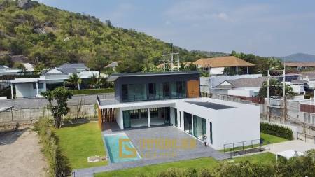 Phu Montra K-Haad : Luxury, Modern and Stylish 5 Bedroom Villa