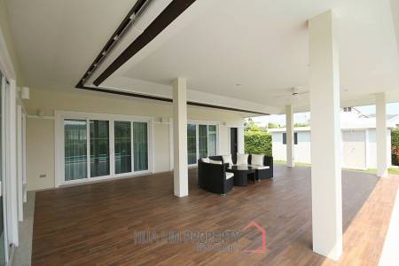 Emerald Valley : 3 Bedroom Luxury Pool Villas - New Development