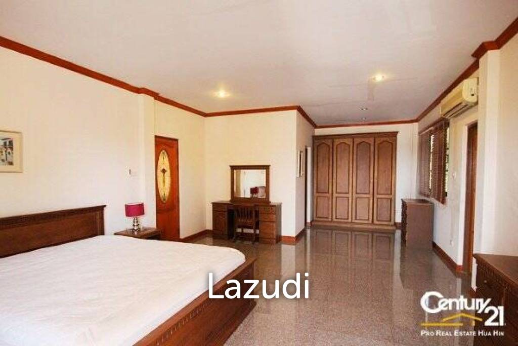 996 Sqm 4 Bed 3 Bath Villa For Sale