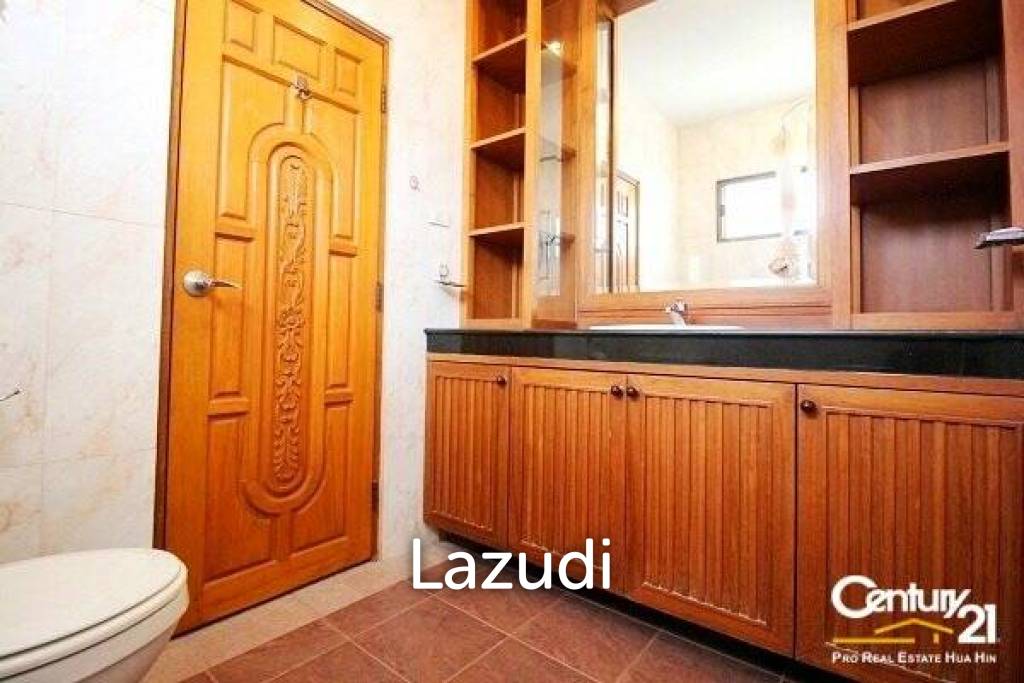 996 Sqm 4 Bed 3 Bath Villa For Sale