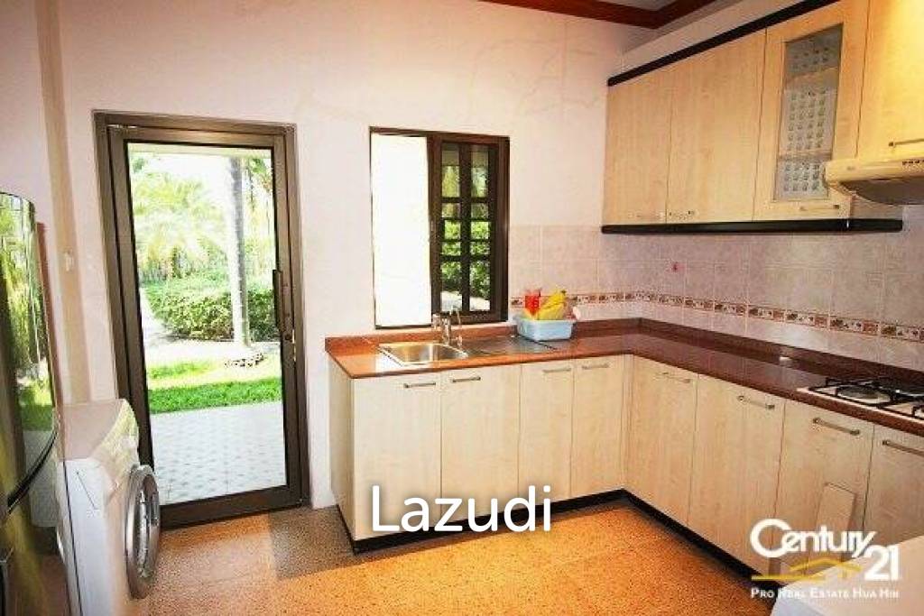 996 Sqm 4 Bed 3 Bath Villa For Sale