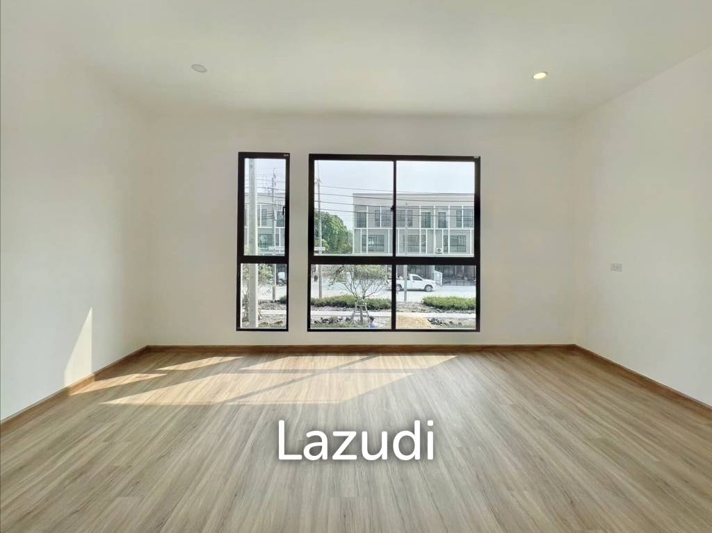3 Bed 3 Bath 141 SQ.M Patio Srinakarin Rama 9