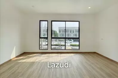 3 Bed 3 Bath 141 SQ.M Patio Srinakarin Rama 9