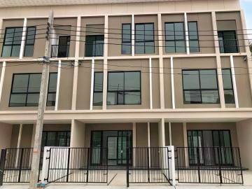 3 Bed 3 Bath 141 SQ.M Patio Srinakarin Rama 9