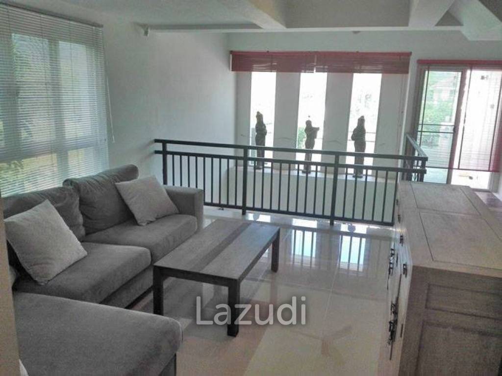 Three Storey Loft Style Townhouse-Soi 94