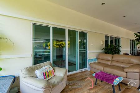 3 bed villa with Superb landscaped garden and extra large covered terrace