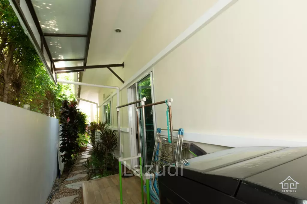 3 bed villa with Superb landscaped garden and extra large covered terrace