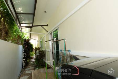 3 bed villa with Superb landscaped garden and extra large covered terrace