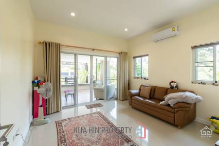 3 bed villa with Superb landscaped garden and extra large covered terrace