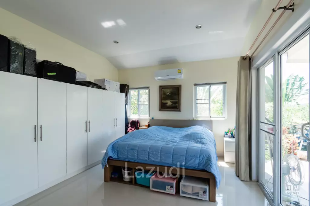 3 bed villa with Superb landscaped garden and extra large covered terrace
