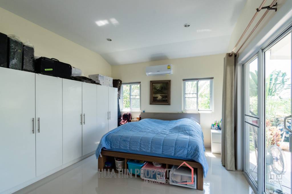 3 bed villa with Superb landscaped garden and extra large covered terrace