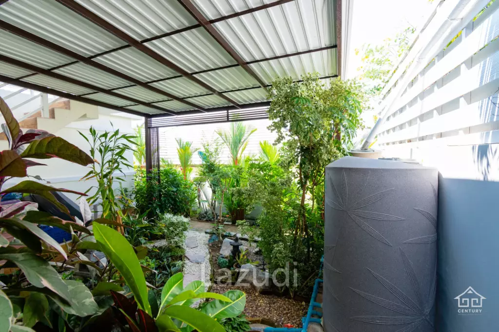 3 bed villa with Superb landscaped garden and extra large covered terrace