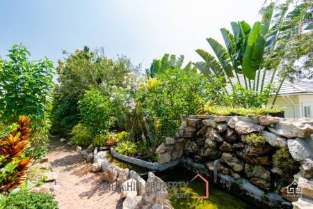 3 bed villa with Superb landscaped garden and extra large covered terrace
