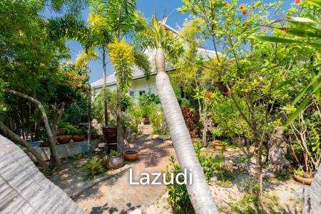 3 bed villa with Superb landscaped garden and extra large covered terrace