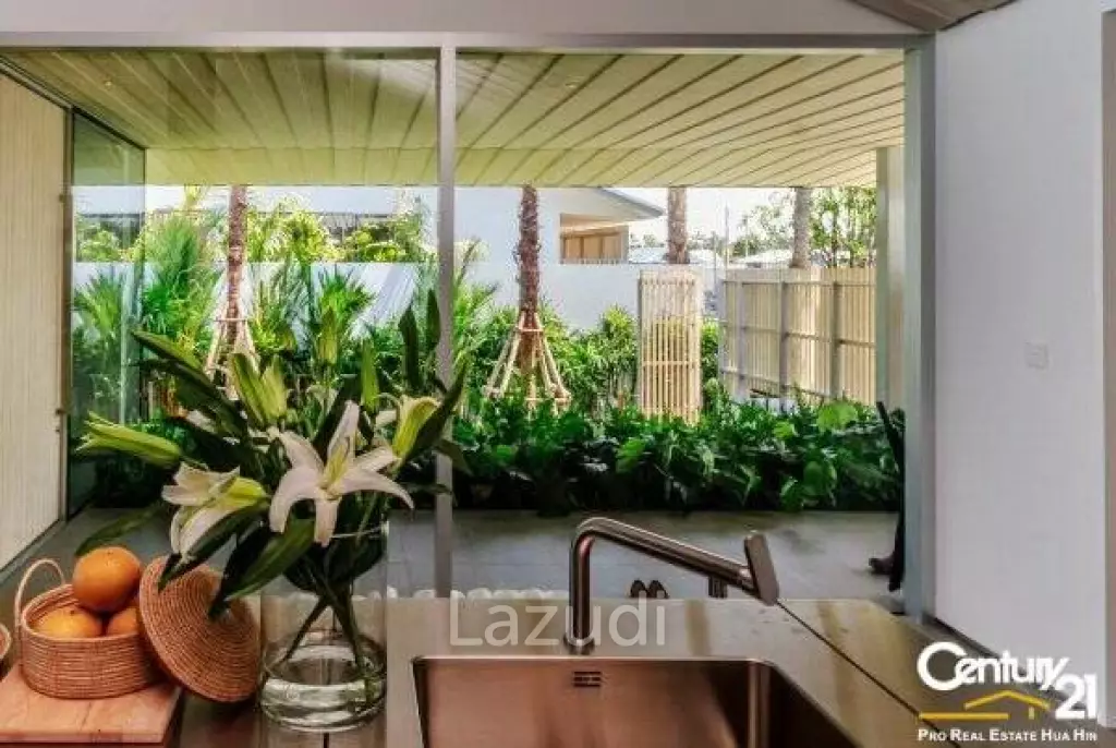 Amazing 4 Bed Lagoon frontage Villas
