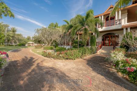 Luxurious 11 Bed Mansion With 7 Rai Land