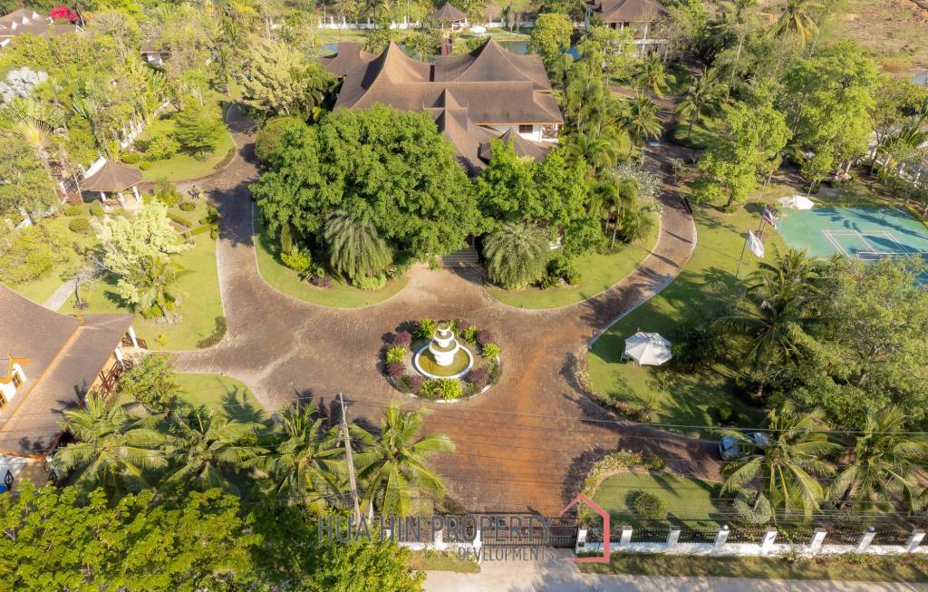 Luxurious 11 Bed Mansion With 7 Rai Land