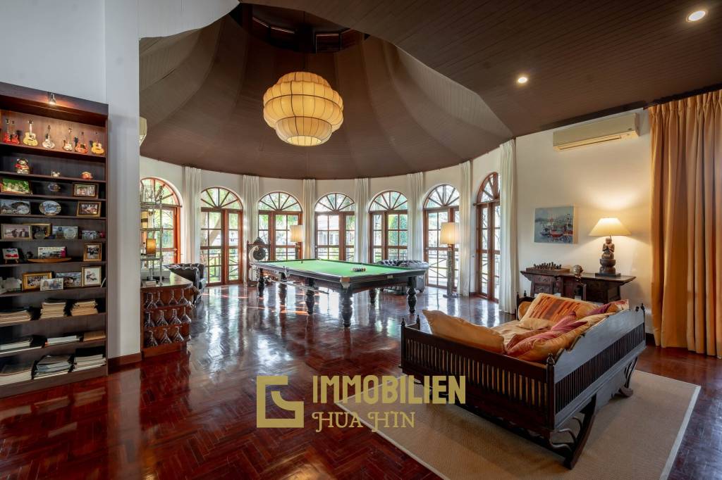 Luxurious 11 Bed Mansion With 7 Rai Land