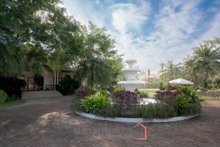 Luxurious 11 Bed Mansion With 7 Rai Land