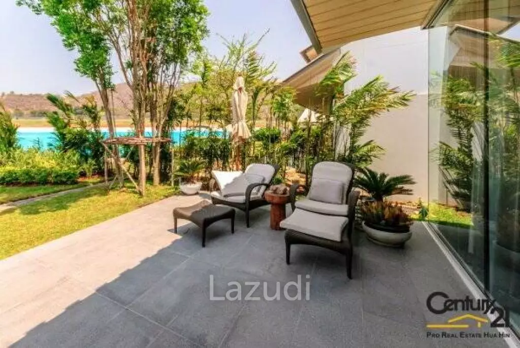 Amazing 4 Bed Lagoon frontage Villa
