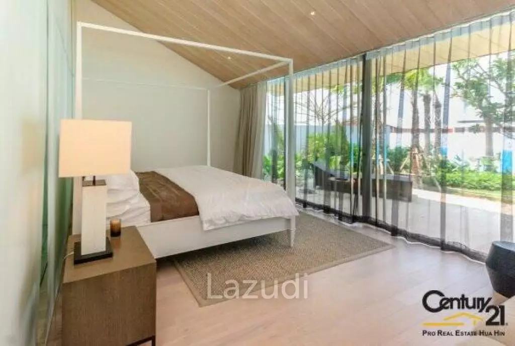 Amazing 4 Bed Lagoon frontage Villa