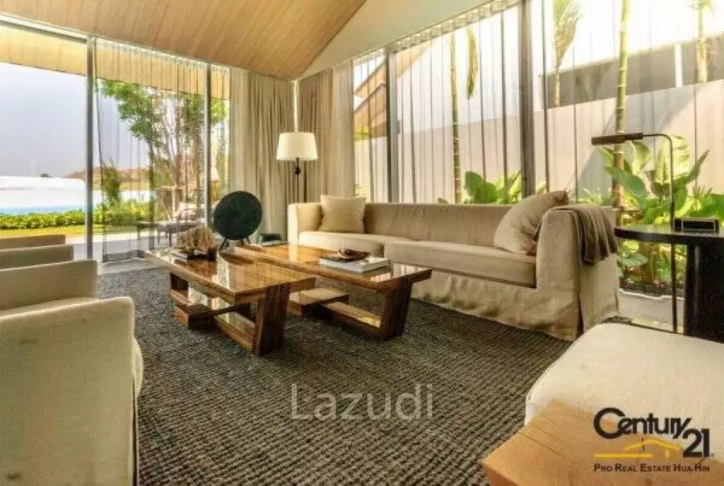Amazing 4 Bed Lagoon frontage Villa