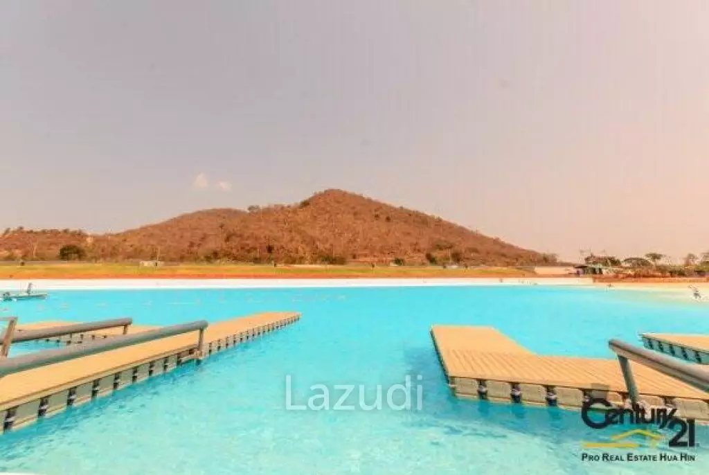 Amazing 4 Bed Lagoon frontage Villa