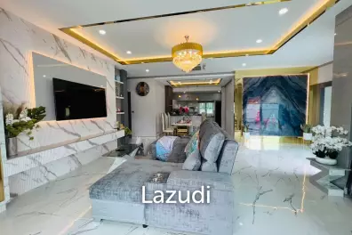 3 Bed 3 Bath 400 Sqm. Luxury Pool villa at Soi Chaiyapruk 2