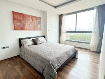 1 Bed 1 Bath 42.75 SQ.M The Peak Towers B