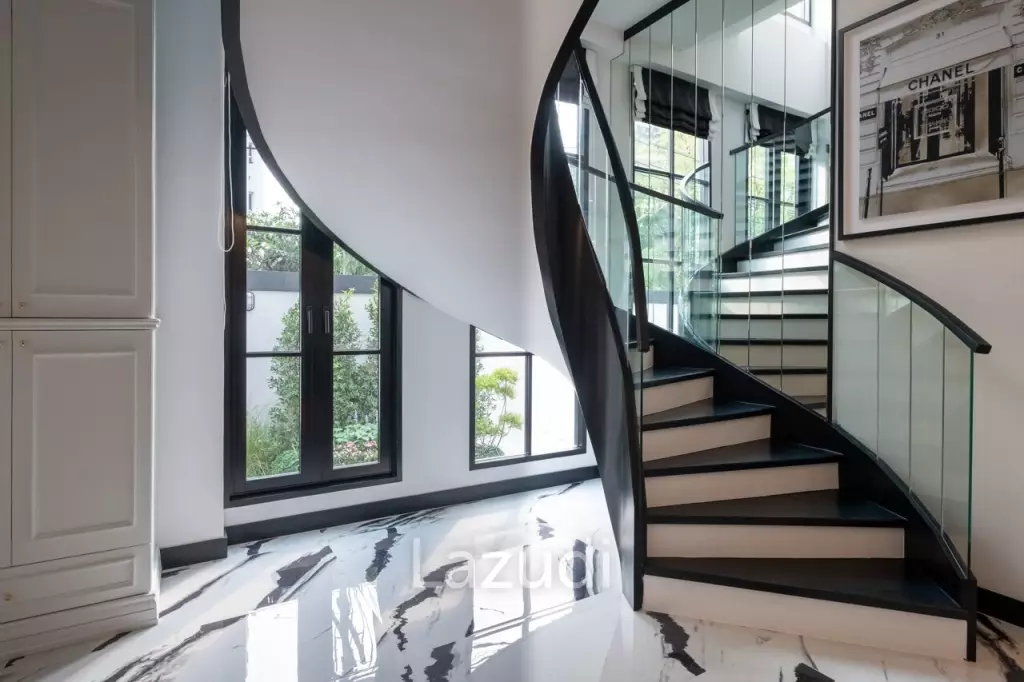 4 Bed 7 Bath 253 SQ.M Maison Blanche