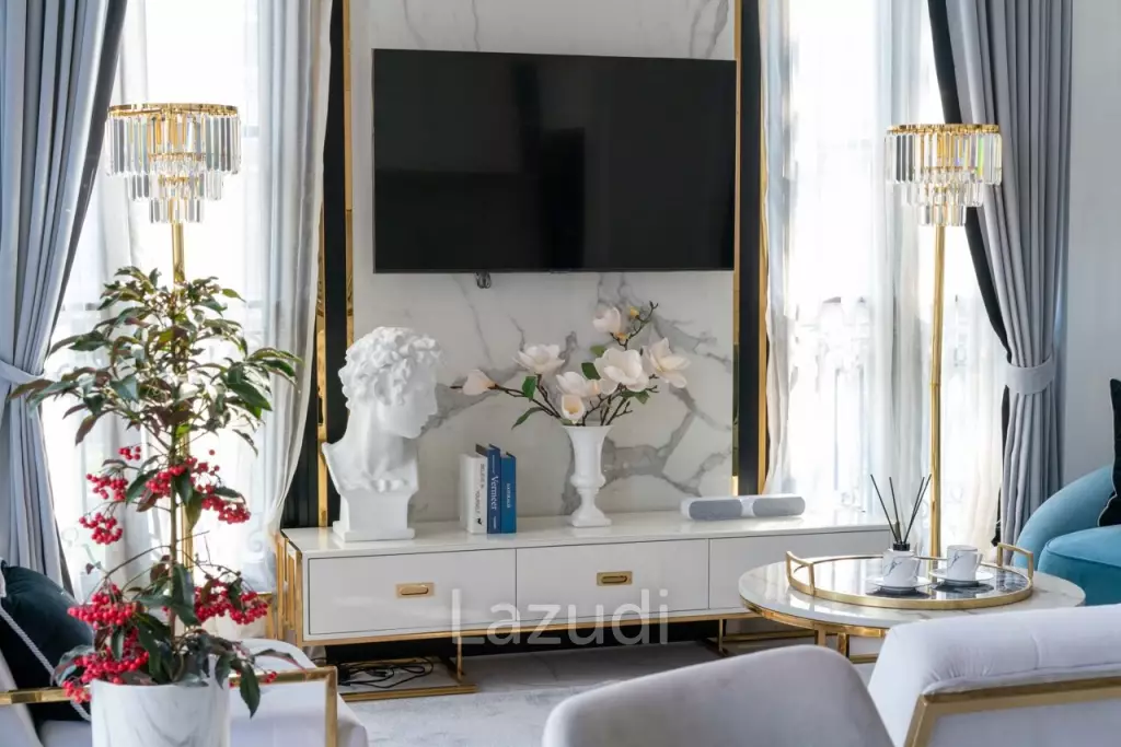 4 Bed 7 Bath 253 SQ.M Maison Blanche