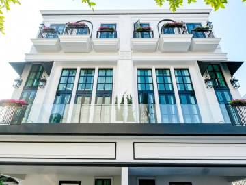4 Bed 7 Bath 253 SQ.M Maison Blanche