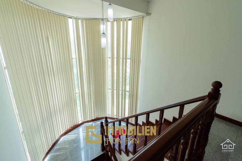 2 STOREY  VILLA IN BO FAI : 5 bed on large plot