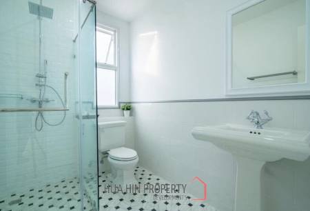 MARVIN POOL VILLA : Modern 3 Bed Pool Villa for sale