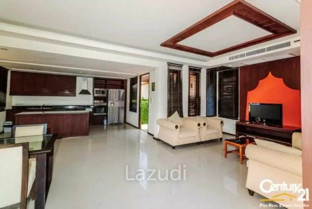 3 Bed Lake Front Villa nr the Beach