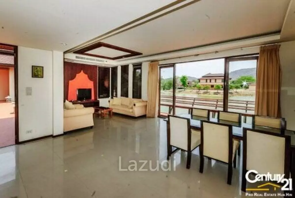 3 Bed Lake Front Villa nr the Beach