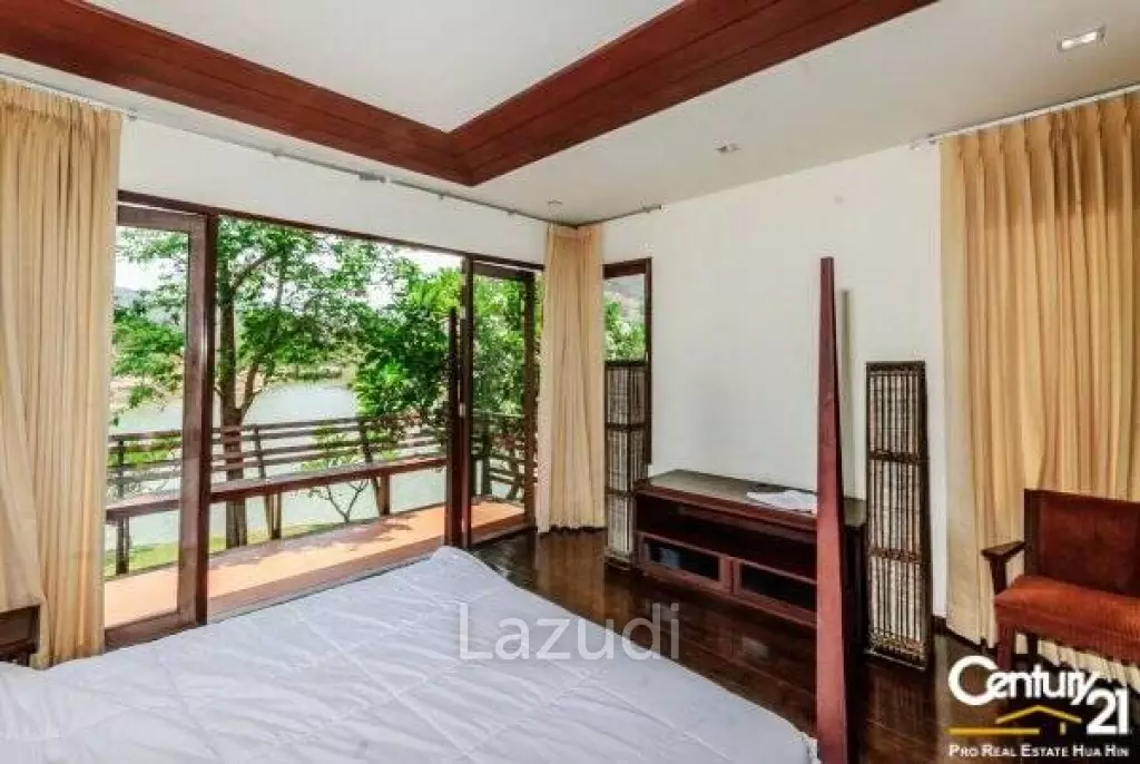 3 Bed Lake Front Villa nr the Beach