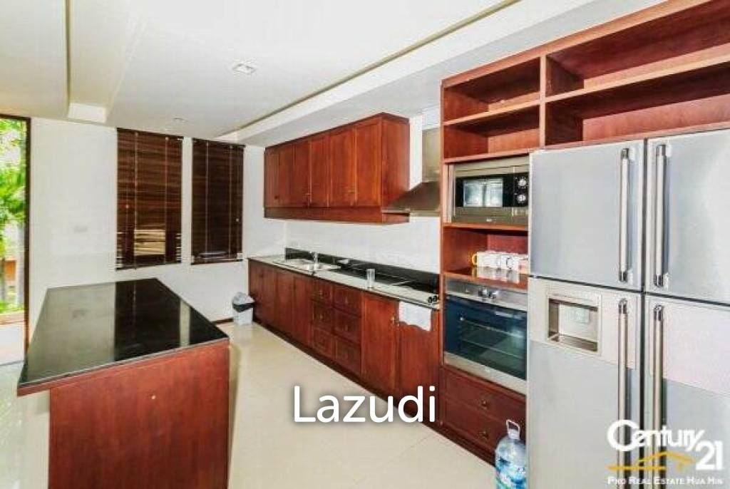 3 Bed Lake Front Villa nr the Beach