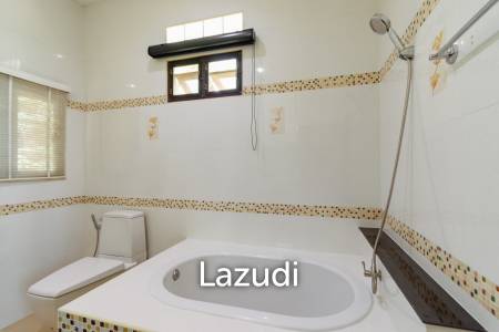 LARGE 6 BED HOUSE FOR SALE ON A 5 RAI PROPERTY WITH A FISHING POND