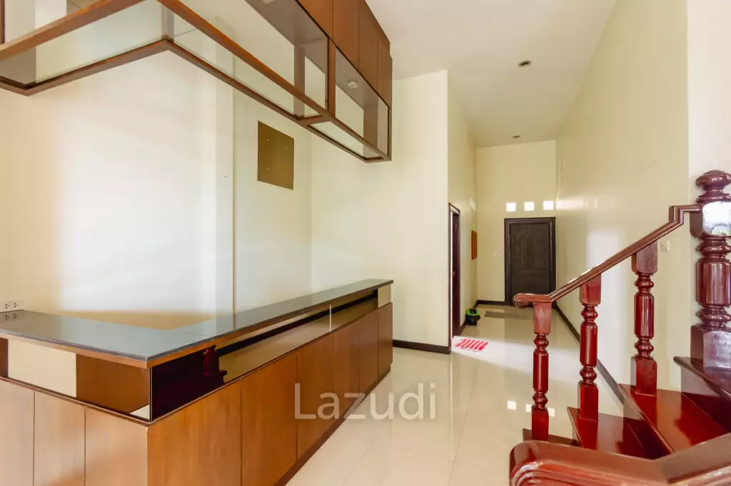 LARGE 6 BED HOUSE FOR SALE ON A 5 RAI PROPERTY WITH A FISHING POND