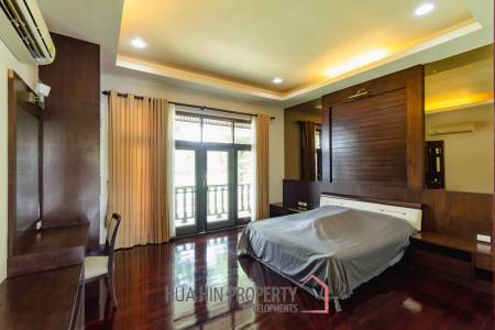 LARGE 6 BED HOUSE FOR SALE ON A 5 RAI PROPERTY WITH A FISHING POND