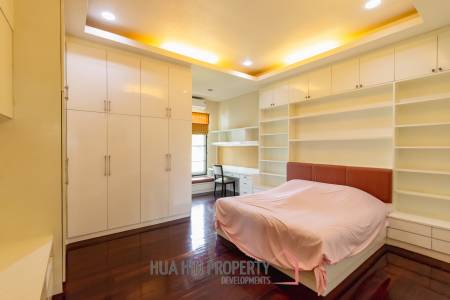 LARGE 6 BED HOUSE FOR SALE ON A 5 RAI PROPERTY WITH A FISHING POND