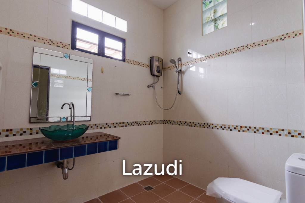 LARGE 6 BED HOUSE FOR SALE ON A 5 RAI PROPERTY WITH A FISHING POND